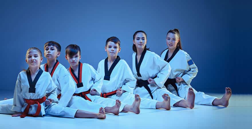 Martial Arts Lessons for Kids in Brampton ON - Kids Group Splits